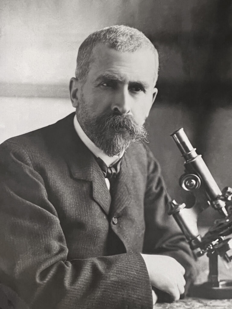 Dr. Émile ROUX Dr. Émile ROUX