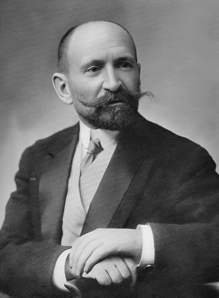 Dr. Jules COMBY Dr. Jules COMBY